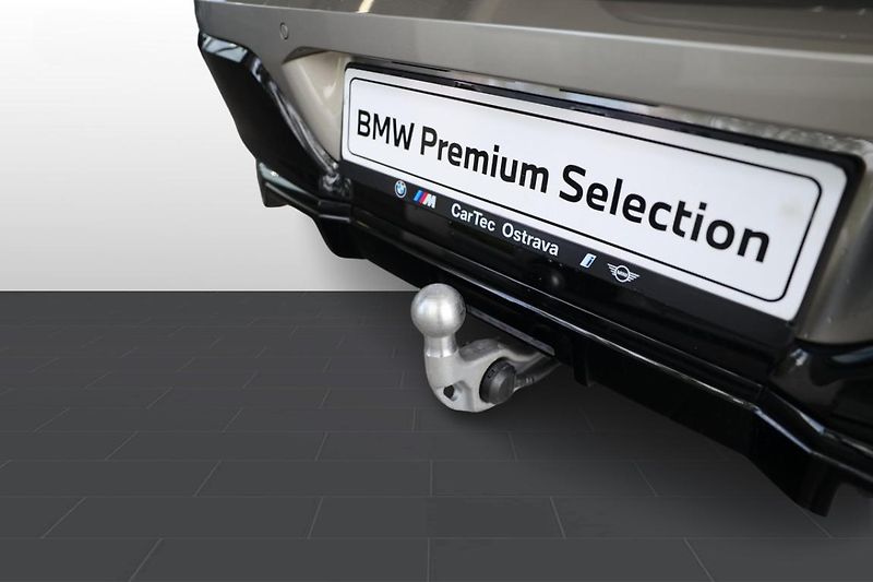 BMW Řada 7 740d xDrive - fotka 42 z 42