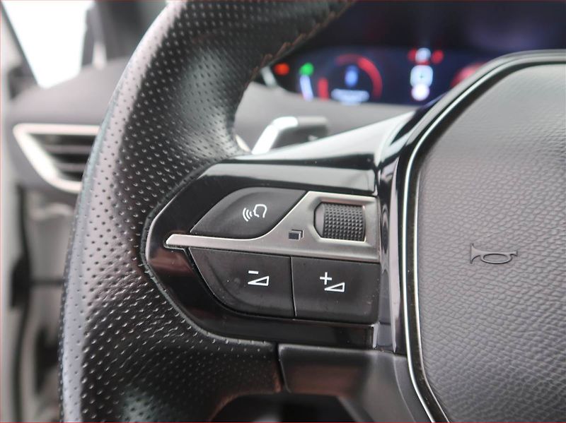 Peugeot 3008 (2017) GT Line 2.0 BlueHDi, Automat - fotka 15 z 15