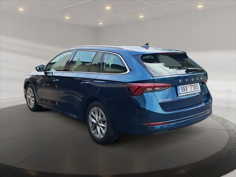 Škoda Octavia 2,0 TDI Style - fotka 4 z 11