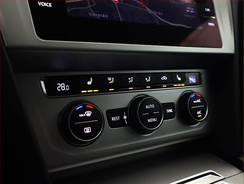 Volkswagen Passat (2018) Comfortline 2.0 TDI, Automat - fotka 13 z 18