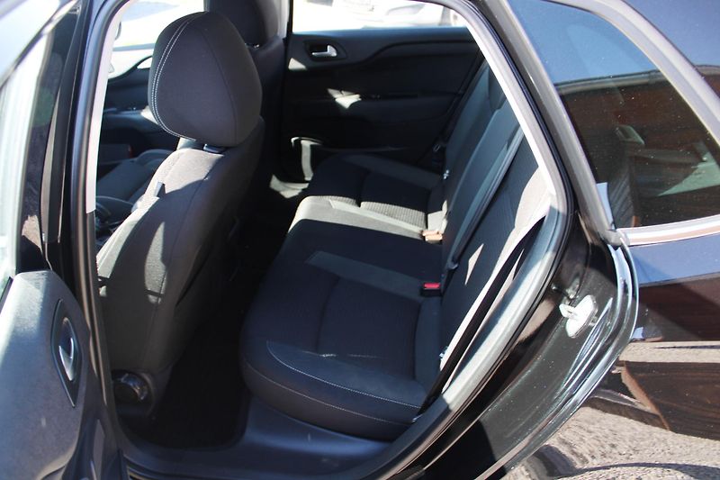 Citroën C4 (2015) 1,2i KLIMA NAVI TEMPOMAT PC - fotka 10 z 16