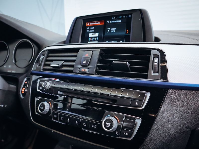 BMW Řada 1 118d M-paket 110 kW - fotka 7 z 23