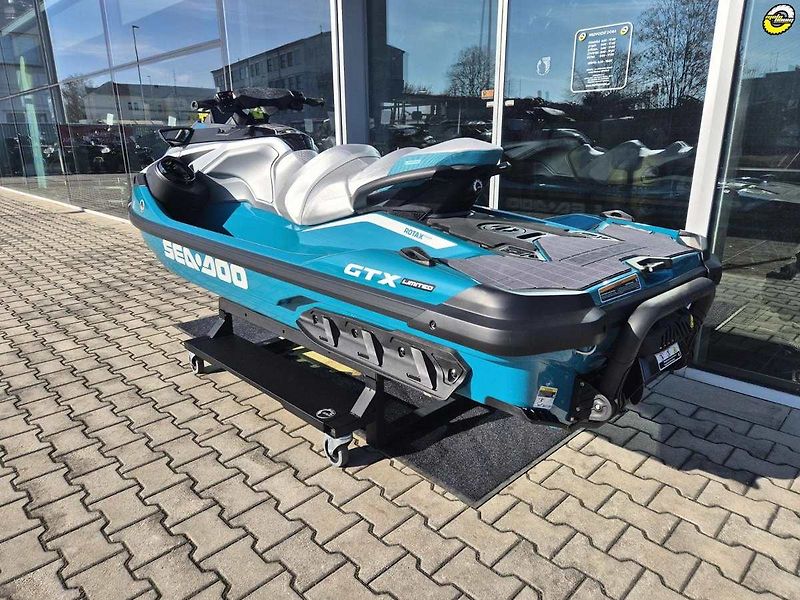 Sea Doo (2026) GTX LTD 3-up 325hp iDF Audio M - fotka 6 z 20