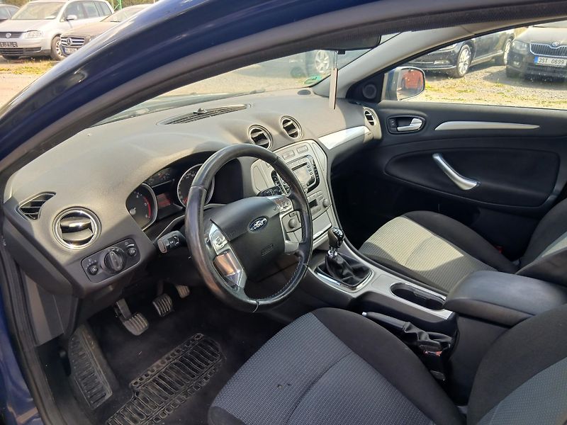 Ford Mondeo 2.2 TDCI, tažný, ALU - fotka 17 z 29