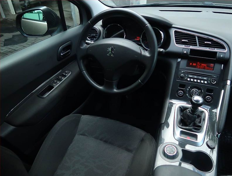 Peugeot 3008 (2010) 1.6 HDi, Tempomat - fotka 7 z 14