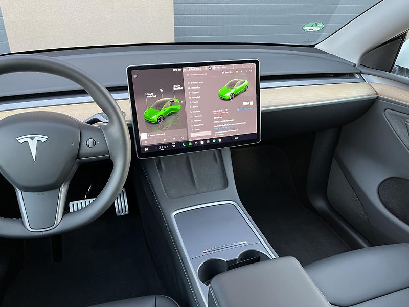 Tesla Model Y (2022) PERFORMANCE 393 Kw ,RYZEN,DPH - fotka 16 z 29