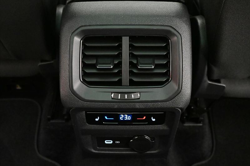 Volkswagen Tiguan Allspace 2,0 TDI 147 kW DSG Elegance 4M - fotka 22 z 34