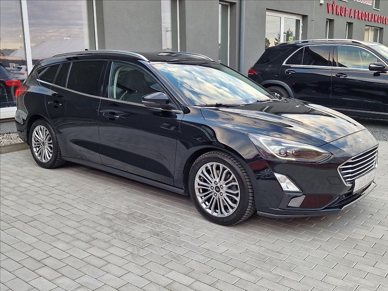 Ford Focus 1.5 EcoBlue Titanium,ČR,1.Maj - fotka 2 z 47