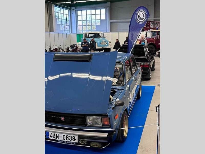 Black line z Blanska na motor show. Majitel Petr Novotný (na snímku) ji vypiplal z vraku.