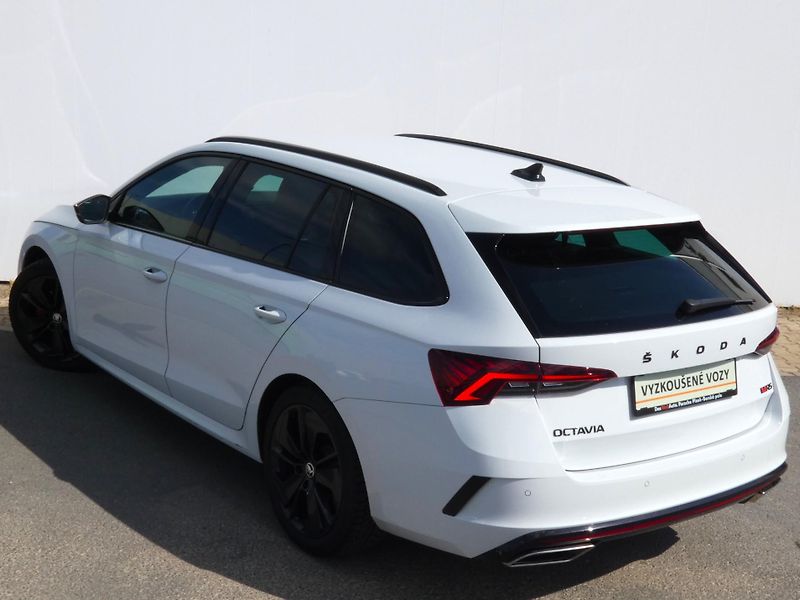 Škoda Octavia (2023) Combi RS 2.0 TDI 147KW 4x4 - fotka 14 z 30