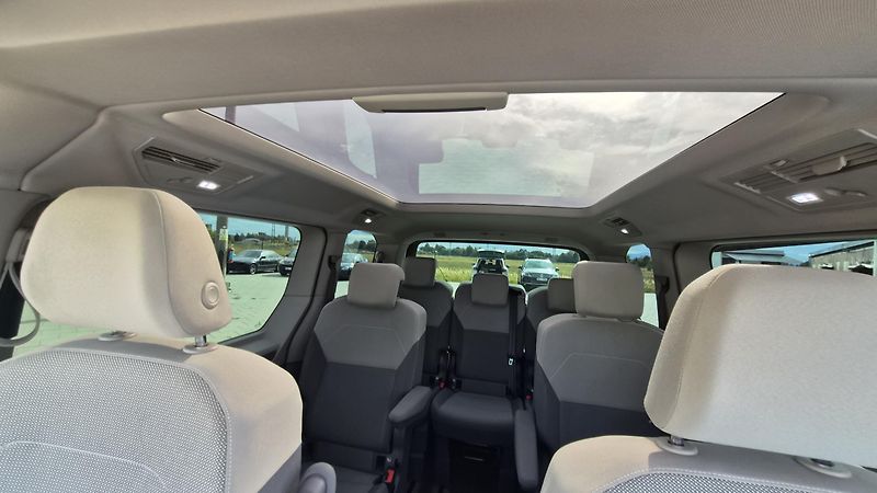 Volkswagen Transporter 2.0TSi MULTIVAN LIFE ČR 1.maj - fotka 18 z 23
