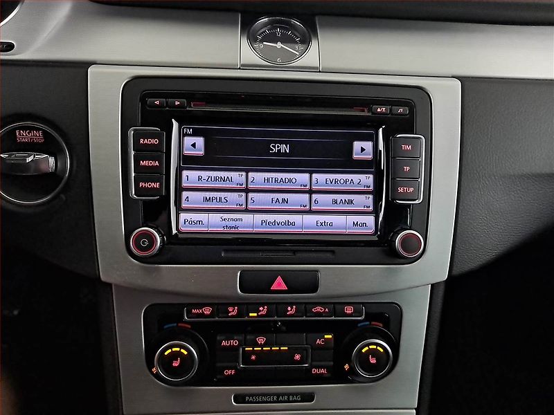 Volkswagen Passat (2011) Highline 2.0 TDI, Xenony - fotka 12 z 16