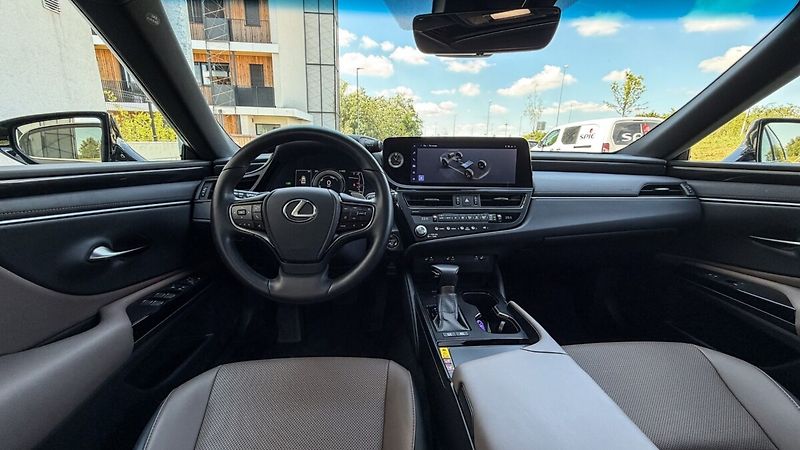 Lexus ES 300h 300H 2,5 HEV BUSINESS EDITION - fotka 22 z 25