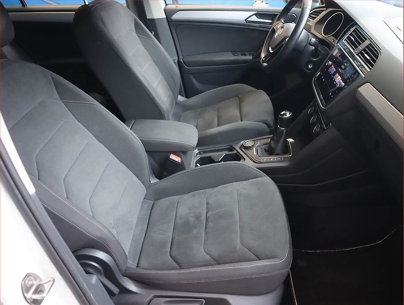 Volkswagen Tiguan (2018) 2.0 TDI, 4X4, Navi, Tempomat - fotka 9 z 20