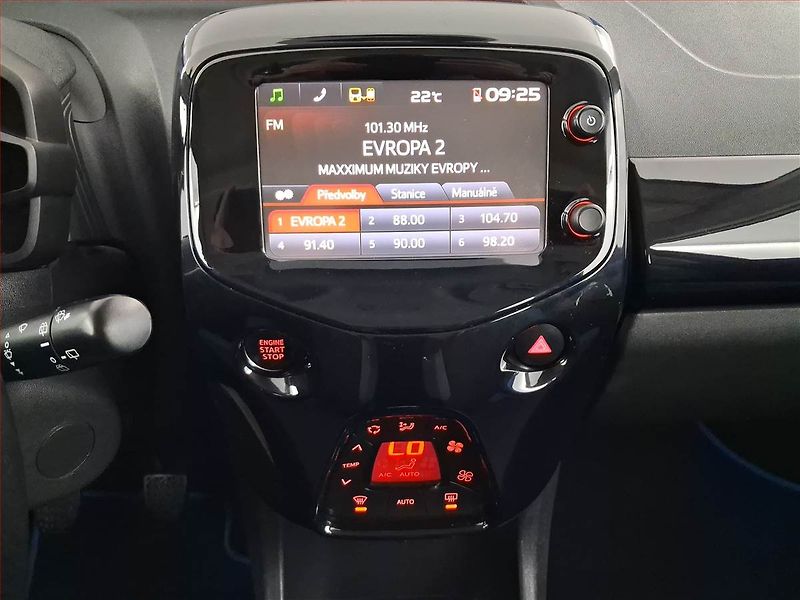 Toyota Aygo (2016) 1.0 VVT-i, Tempomat - fotka 12 z 17