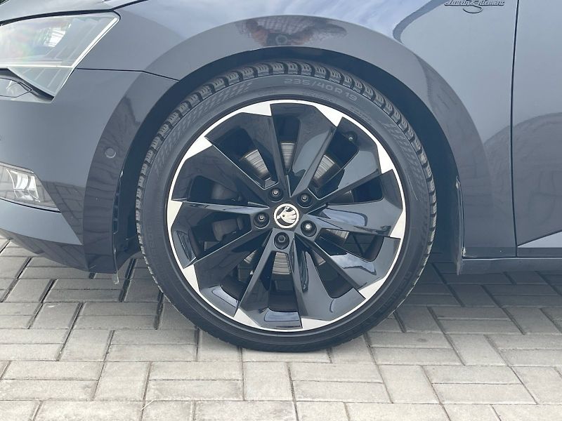 Škoda Superb (2018) 2.0 TDI / 140 kW DSG 4x4 L&K - fotka 15 z 30