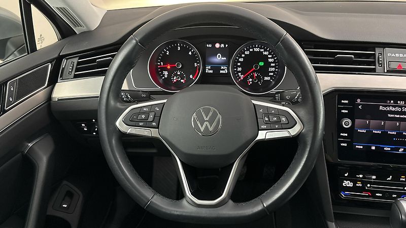 Volkswagen Passat 2.0 TDI DSG Elegance Variant - fotka 9 z 27