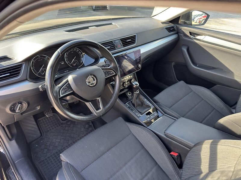 Škoda Superb - fotka 5 z 10