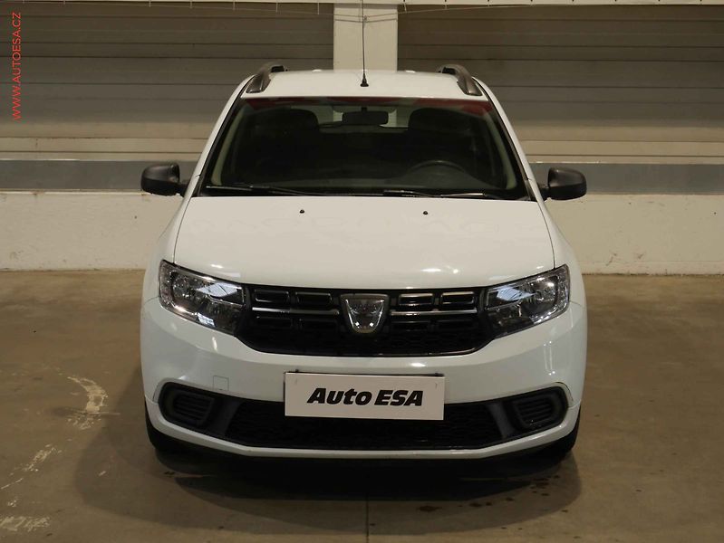 Dacia Logan (2017) 1.2i, 1.maj,ČR - fotka 2 z 14