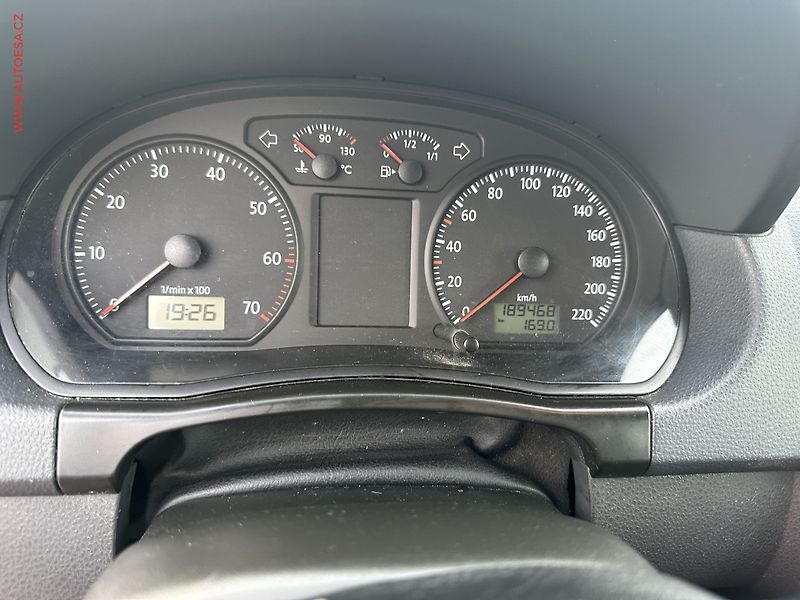 Volkswagen Polo (2008) 1.2HTP, AC - fotka 13 z 14
