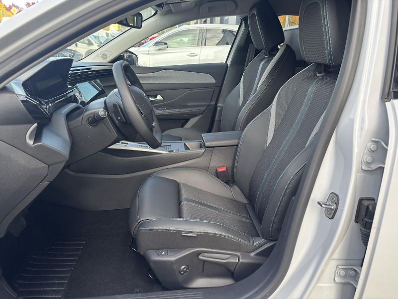 Peugeot 308 ALLURE 1.5 BlueHDi 96 kW - fotka 11 z 24