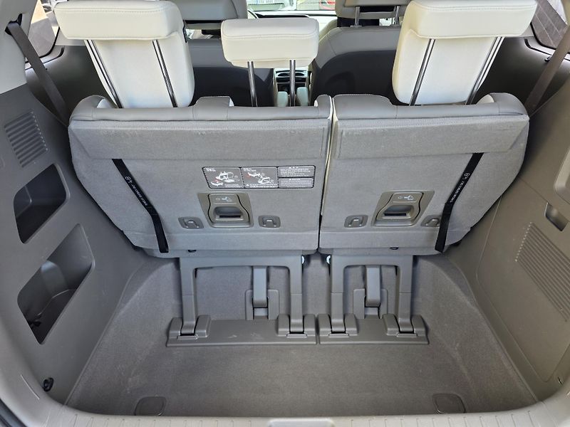 Kia Carnival 2.2-7míst-TOP VÝBAVA-2xLCD - fotka 18 z 28