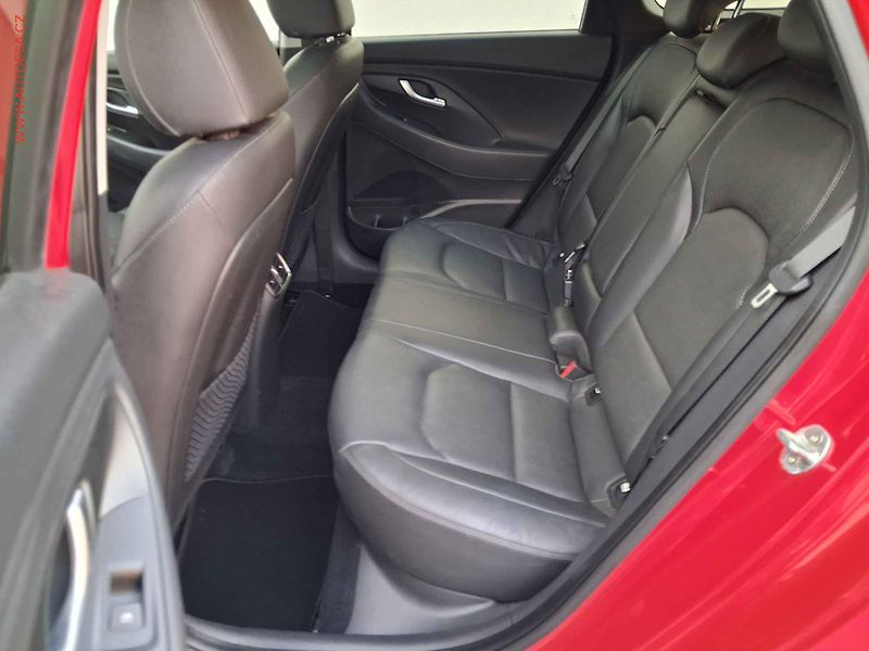 Hyundai i30 (2021) 1.5 T-GDi, Prime, LED, panor - fotka 10 z 22
