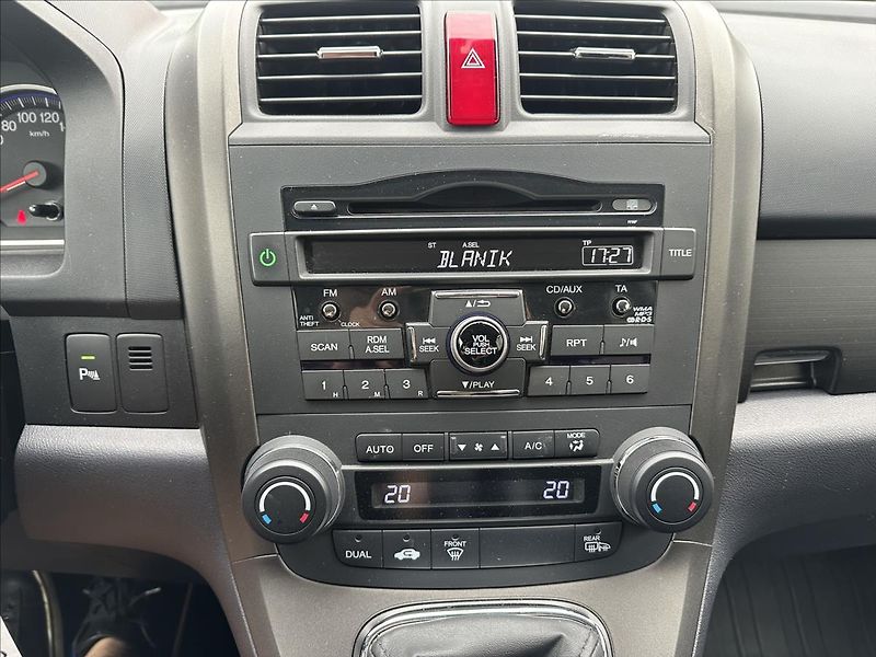 Honda CR-V 2,0 4x4 TOP TAŽNÉ - fotka 16 z 24