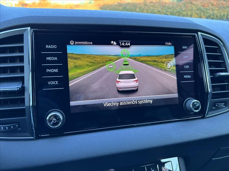 Škoda Karoq 2,0 TDi 110kW Style ADAPTIV - fotka 21 z 45