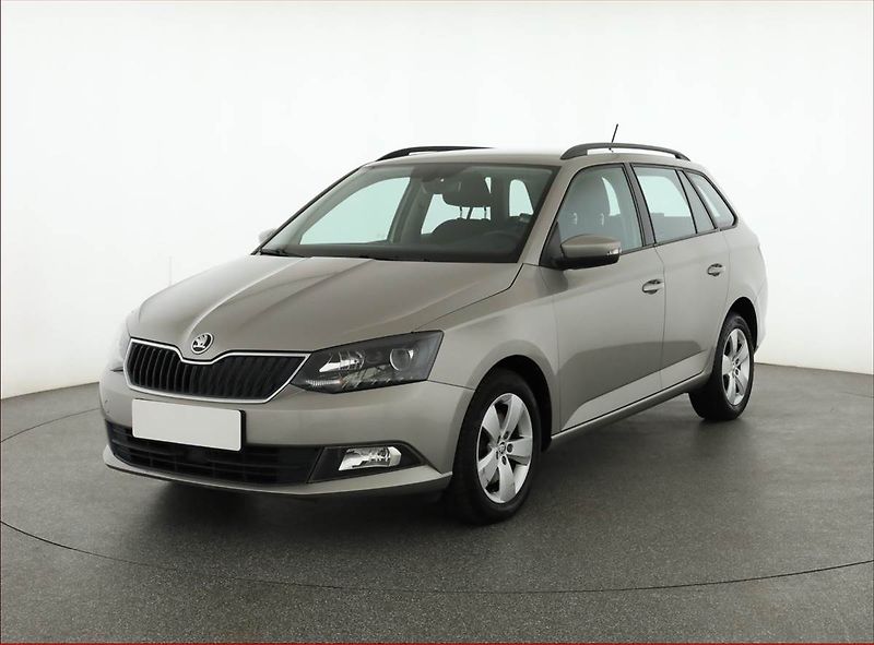 Škoda Fabia (2017) Ambition 1.2 TSI, Automat - fotka 2 z 14