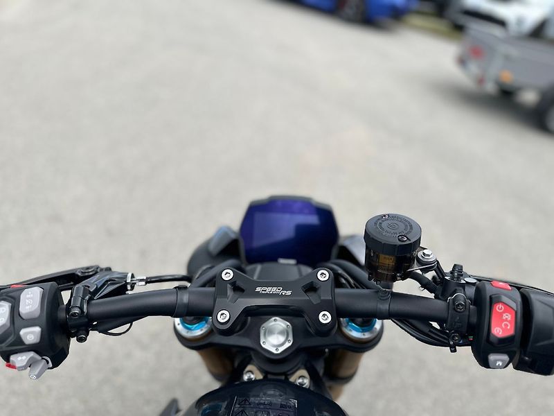 Triumph (2026) Speed Triple 1200 RS - fotka 17 z 21