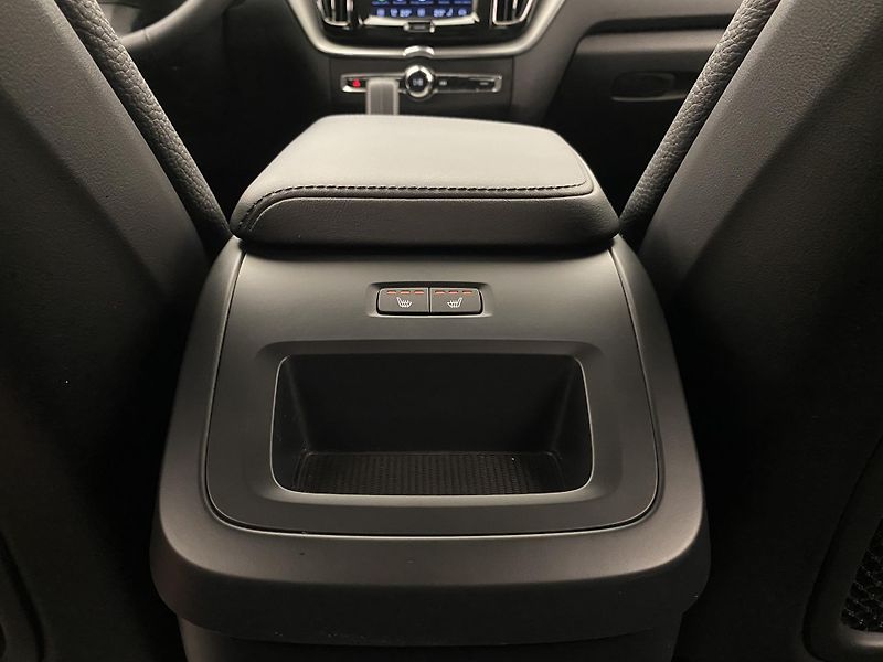 Volvo XC60 B4 AWD BRIGHT PLUS AUT CZ - fotka 31 z 60