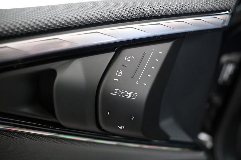 BMW X3 xDrive 40d - fotka 16 z 22