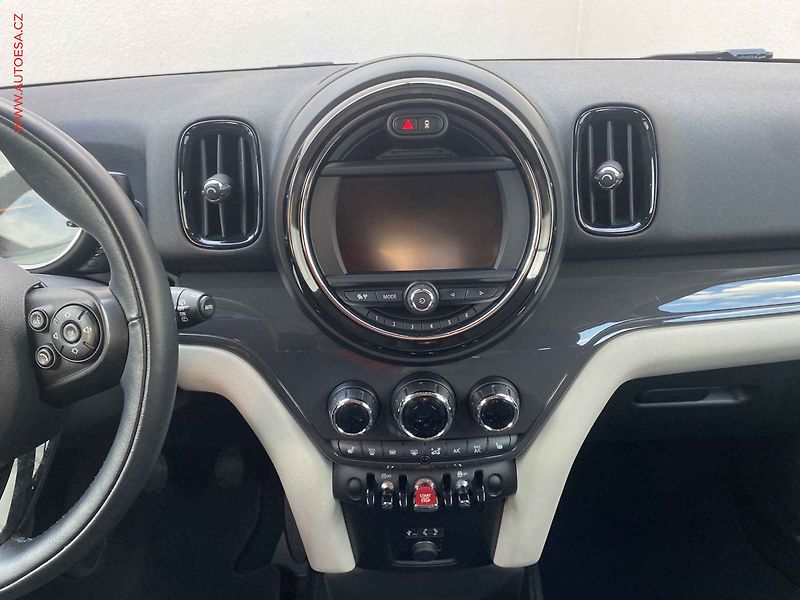 Mini Countryman (2017) 1.5i, ČR, servis.kniha, LED - fotka 12 z 17