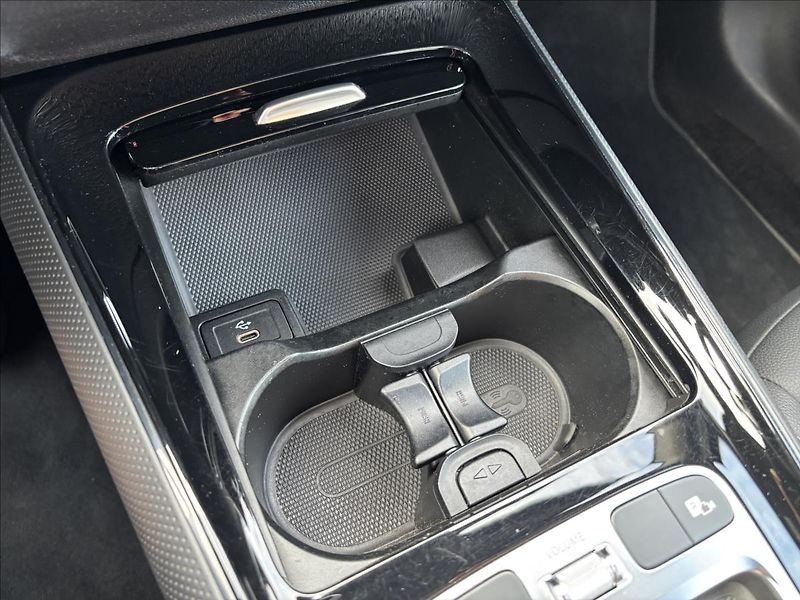 Mercedes-Benz GLB 2,0 200d 110kW 4Matic DCT - fotka 36 z 45
