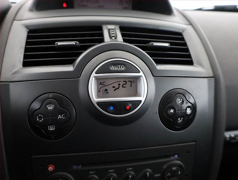 Renault Mégane (2008) 1.6 16V, Klima, jezdí výborně - fotka 11 z 16