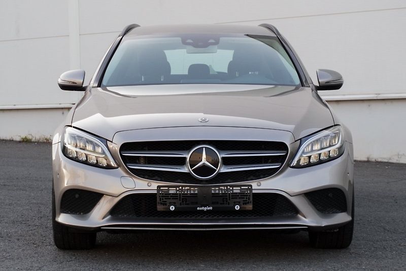 Mercedes-Benz Třídy C C 220CDi 4Matic Business - fotka 9 z 34