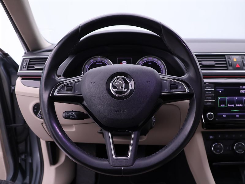 Škoda Superb 2,0 TSi 206kW L&K 4x4 CZ - fotka 17 z 39
