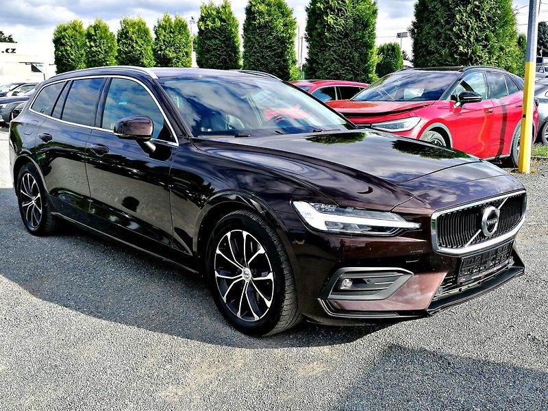 Volvo V60 (2021) 2.0 B4 145kW A/T Kůže - fotka 3 z 27