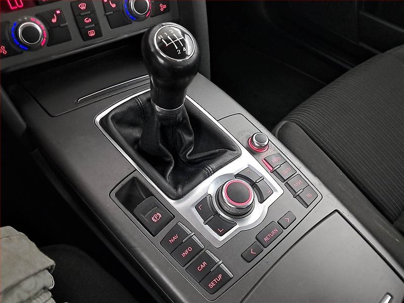 Audi A6 (2004) 2.4, Xenony, Tempomat - fotka 16 z 17
