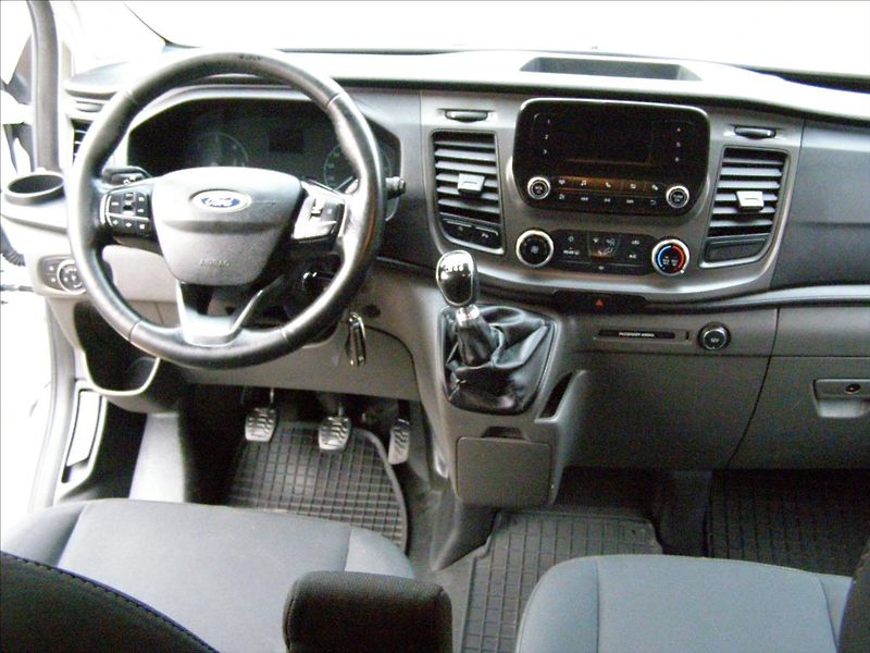 Ford Tourneo Custom 2,0   MINIBUS CUSTOM Facelift - fotka 20 z 28