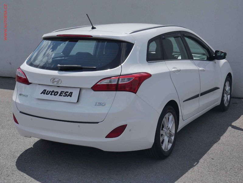 Hyundai i30 (2014) 1.6 VVTi, ČR, AC, tempo - fotka 4 z 15
