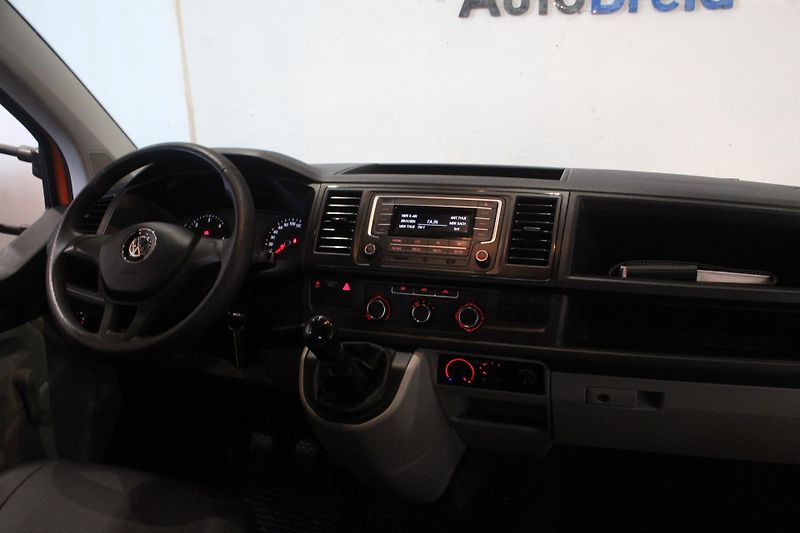Volkswagen Transporter (2018) T6 2.0 Klima 9Míst - fotka 19 z 20