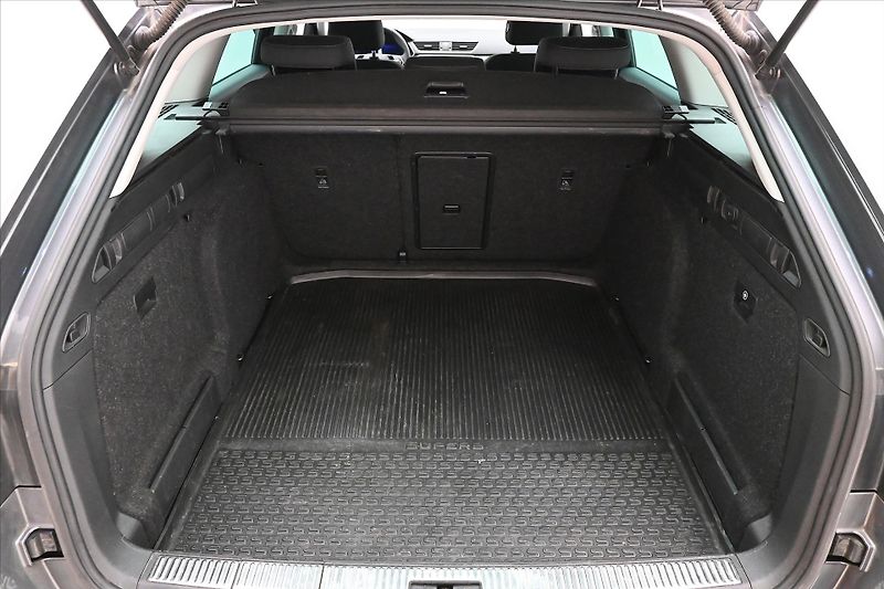 Škoda Superb 2,0 TDI 110kW DSG Style Záruka - fotka 9 z 24