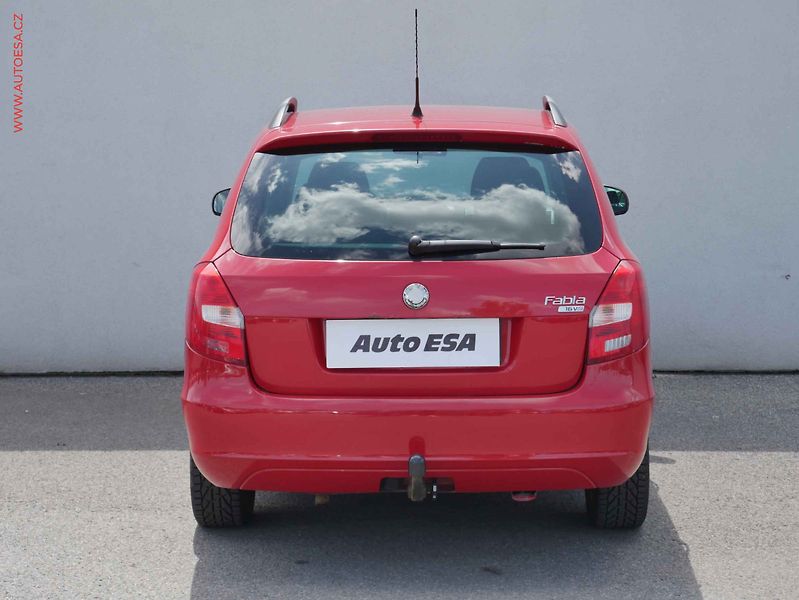 Škoda Fabia (2009) 1.6i 16V, AC, tažné - fotka 5 z 13