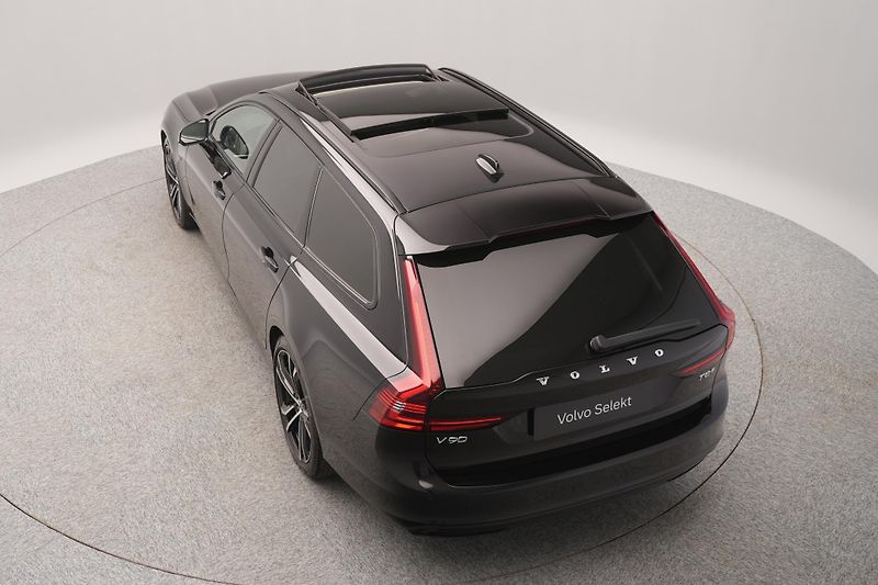 Volvo V90 T8 AWD RECHARGE ULTRA - fotka 14 z 53