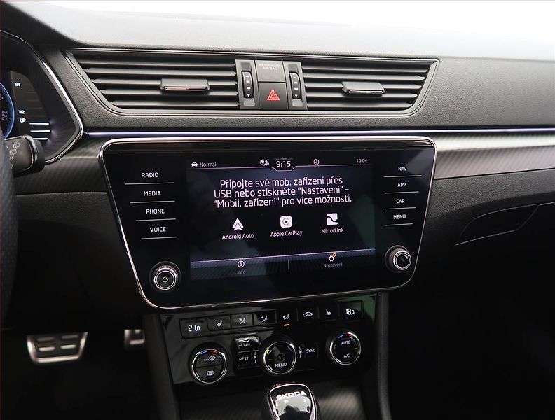 Škoda Superb (2023) Sportline 1.5 TSI, digi klima - fotka 17 z 31
