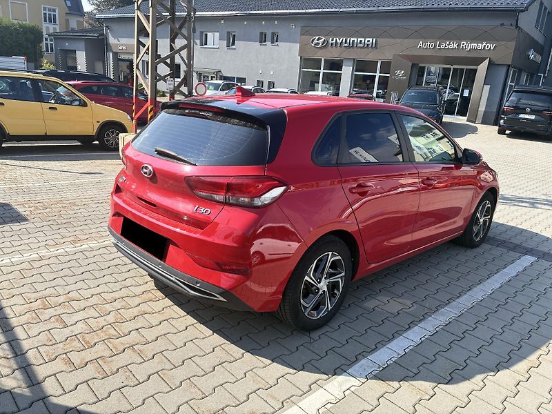 Hyundai i30 HB 1.5DPi 81kW COMFORT TAŽNÉ - fotka 9 z 10