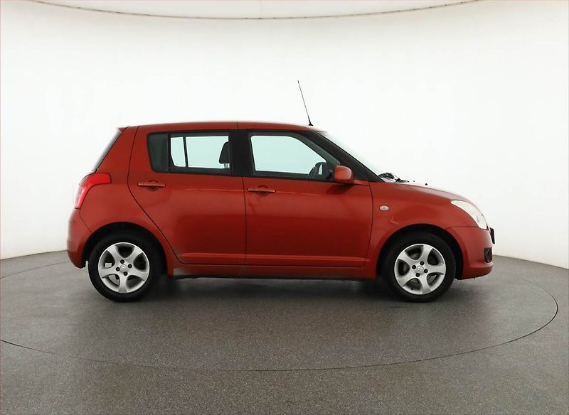 Suzuki Swift (2010) 1.3 i, Serv.kniha, po STK - fotka 6 z 13