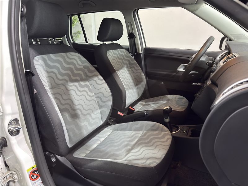 Škoda Fabia 1,2   i KLIMA TEMPOMAT ČIDLA - fotka 21 z 29